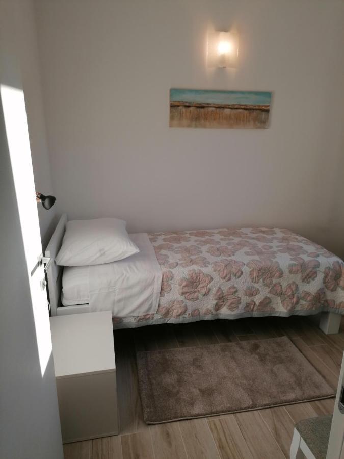 Apartment Nada 2 Malinska Exteriör bild