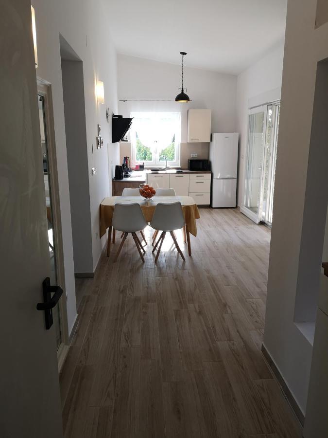 Apartment Nada 2 Malinska Exteriör bild