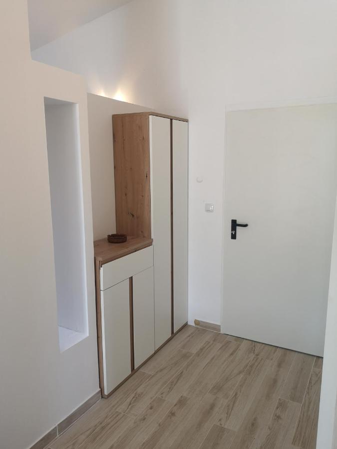 Apartment Nada 2 Malinska Exteriör bild